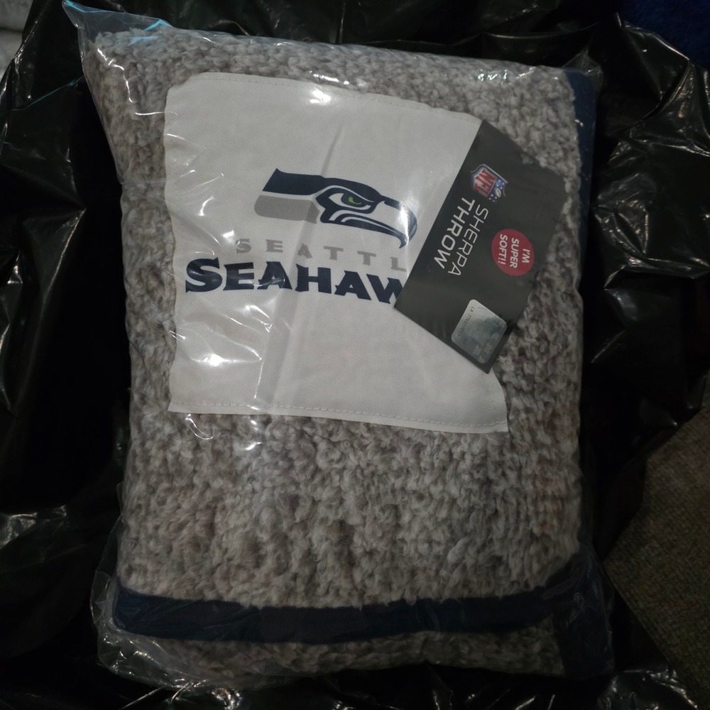 NFL Seattle Seahawks Sherpa Throw Blanket 50x60 Soft Fleece Northwest New